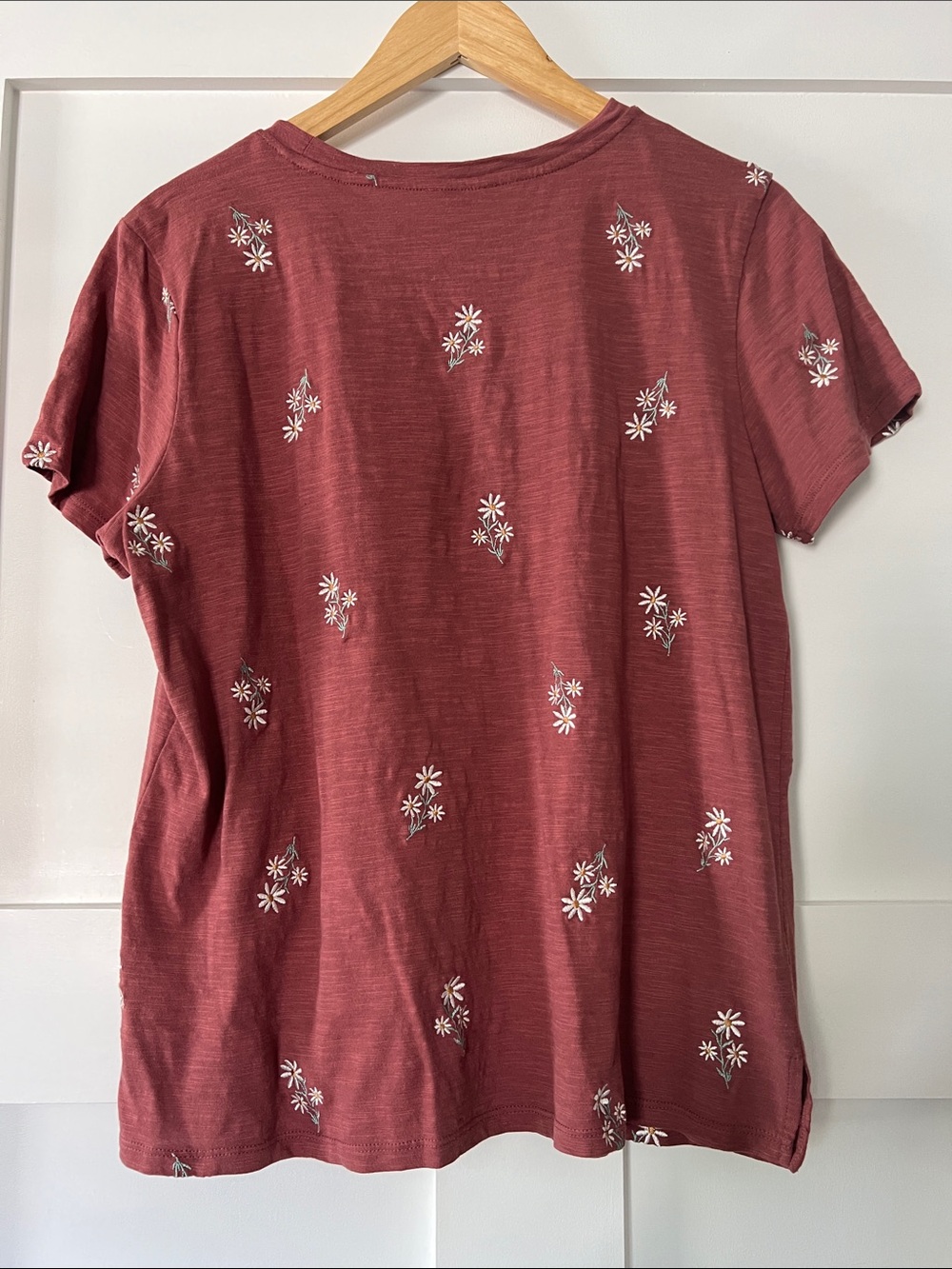 Maurices 24/7 Embroidered Daisy Tee - Picture 4 of 4